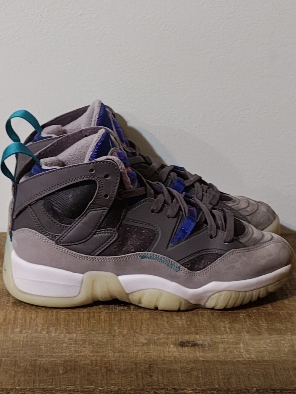 Jordan Jumpman Two Trey (GS) 'Light Graphite Sport Royal' Kid's Size 6.5Y - Picture 4 of 7